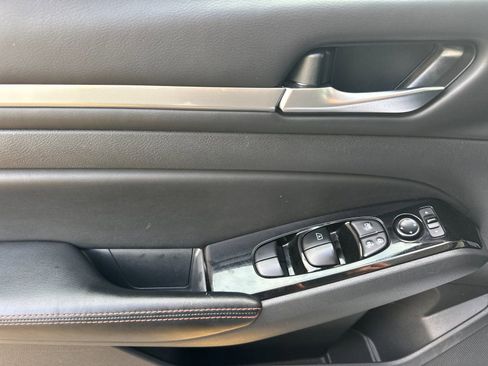 Used 2024 Nissan Altima 2.5 SR image 10