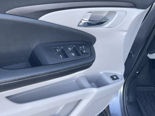 Certified 2017 Honda Ridgeline RTL-T image 30