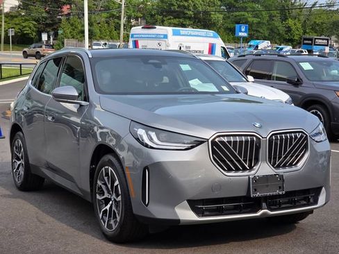 Used 2026 BMW X3 xDrive30i w/ Premium Package AWD/4WD image 3