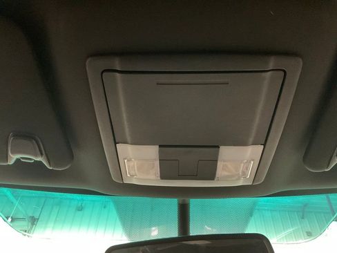 Used 2013 Ford Explorer XLT image 27