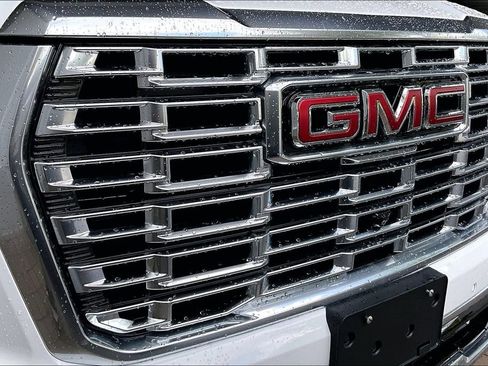 Used 2026 GMC Yukon Denali w/ Denali Reserve Package AWD/4WD image 26