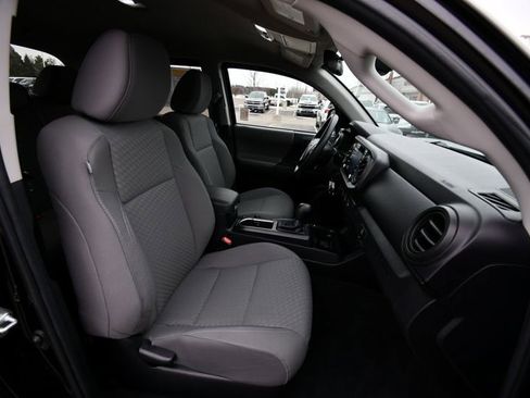 Used 2022 Toyota Tacoma SR AWD/4WD image 40