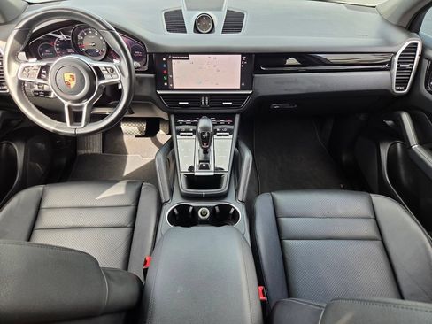Used 2022 Porsche Cayenne AWD/4WD image 13