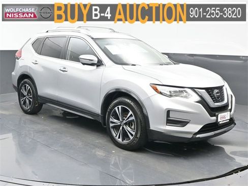 Used 2020 Nissan Rogue SV w/ Premium Package image 8