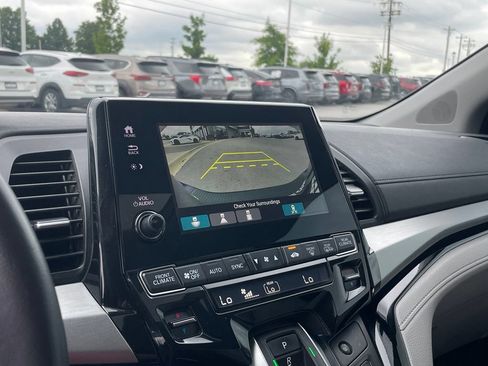 Used 2023 Honda Odyssey Touring image 16