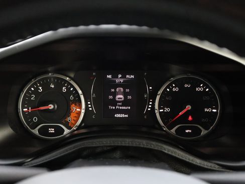 Used 2016 Jeep Renegade Latitude image 29