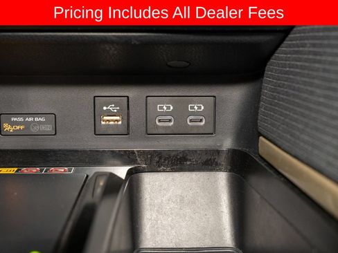 Used 2025 Toyota Camry SE w/ Convenience Package FWD image 14