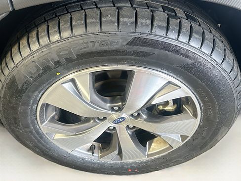 Used 2025 Subaru Ascent Premium AWD/4WD image 11