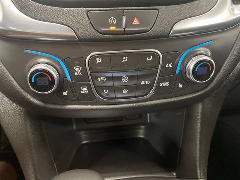 Used 2023 Chevrolet Equinox LT AWD/4WD image 42