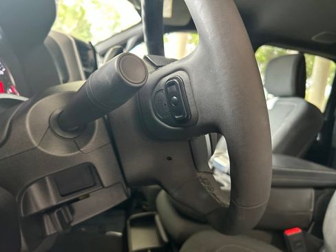 Used 2025 RAM 2500 Big Horn AWD/4WD image 43