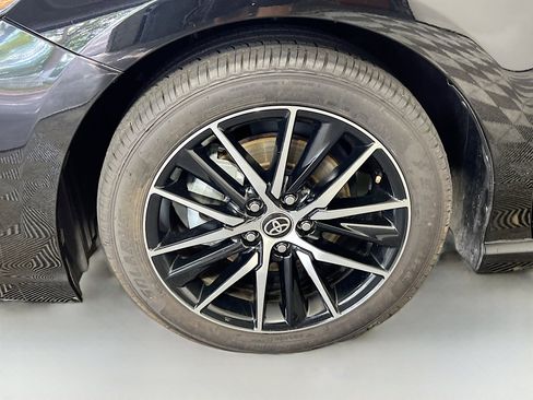 Used 2024 Toyota Camry SE image 14