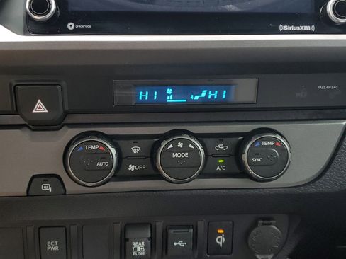 Used 2021 Toyota Tacoma TRD Sport image 27