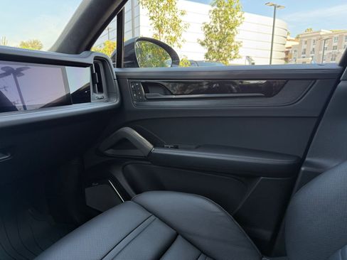 Certified 2025 Porsche Cayenne GTS image 25