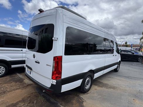 Used 2025 Mercedes-Benz Sprinter 2500 image 8