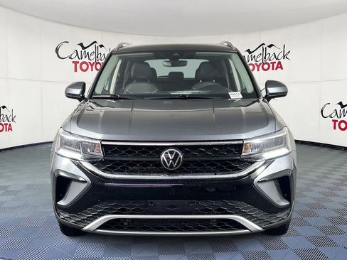 Used 2024 Volkswagen Taos SE image 2