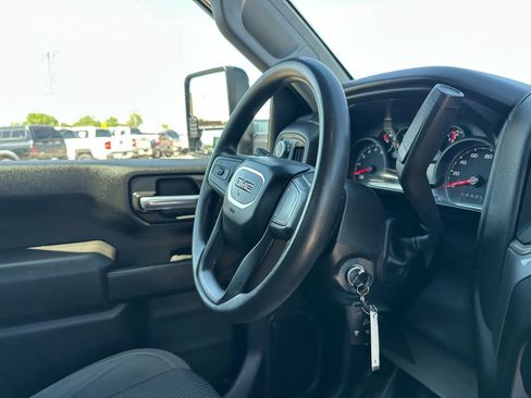Used 2022 GMC Sierra 2500 Pro w/ Convenience Package AWD/4WD image 18