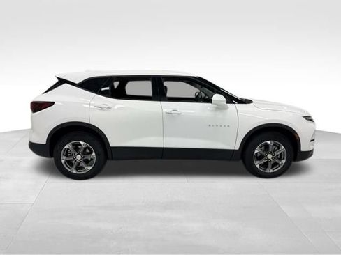 Certified 2025 Chevrolet Blazer LT AWD/4WD image 4