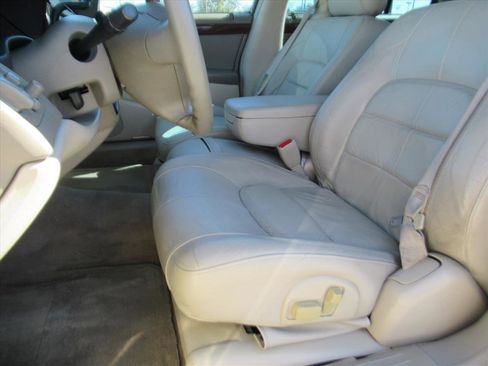 Used 2004 Cadillac De Ville Base image 15