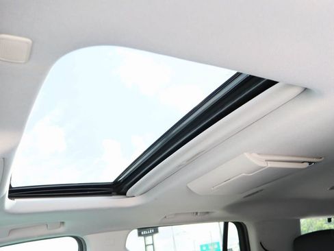 Certified 2018 GMC Yukon SLT w/ Open Road Package AWD/4WD image 23