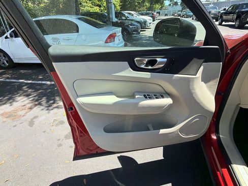 Used 2024 Volvo XC60 B5 Core w/ Protection Package AWD/4WD image 26
