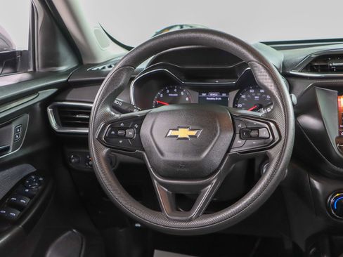 Used 2023 Chevrolet TrailBlazer LT FWD image 12