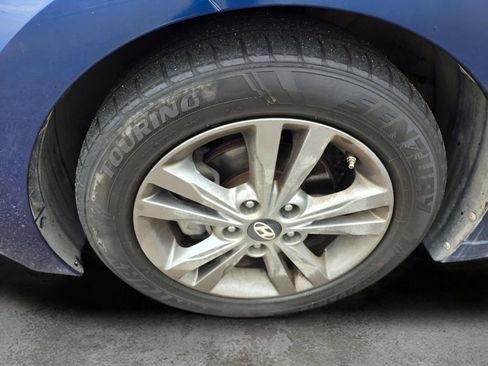 Used 2018 Hyundai Elantra SEL FWD image 31
