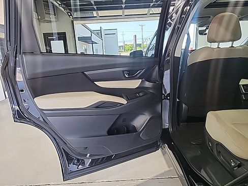 Used 2019 Subaru Ascent Premium AWD/4WD image 11
