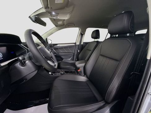 Used 2022 Volkswagen Tiguan SE image 20