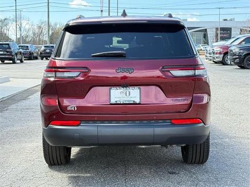 Certified 2025 Jeep Grand Cherokee L Limited w/ Black Appearance Package RWD image 4