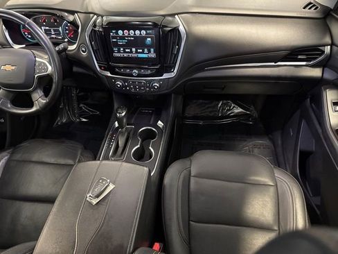 Used 2018 Chevrolet Traverse Premier w/ Driver Confidence II Package FWD image 16