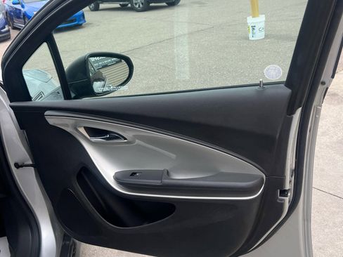Used 2015 Chevrolet Volt image 16