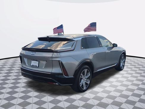 Used 2024 Cadillac Lyriq Tech AWD/4WD image 7