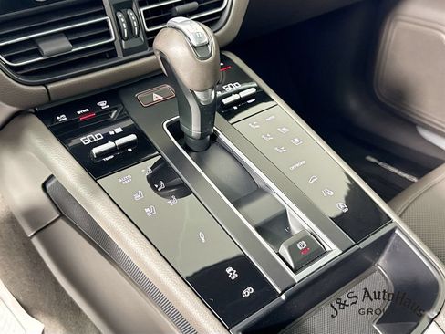 Used 2023 Porsche Macan S w/ Sport Chrono Package AWD/4WD image 22