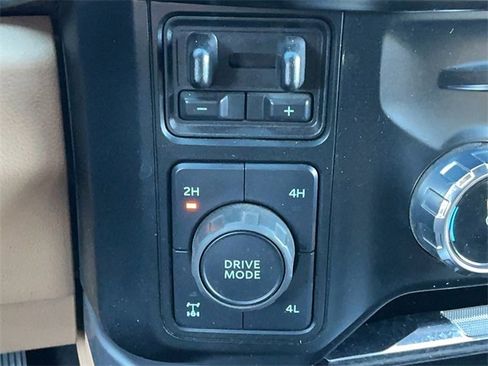 Used 2023 Ford F250 Lariat w/ Chrome Package image 25