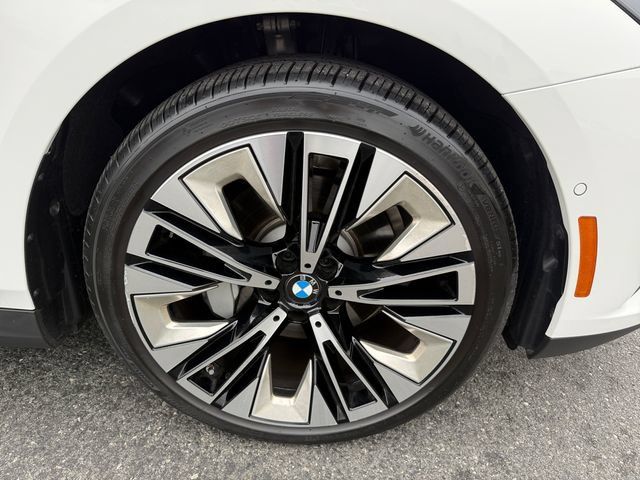 Certified 2026 BMW 530i xDrive w/ Premium Package AWD/4WD image 19