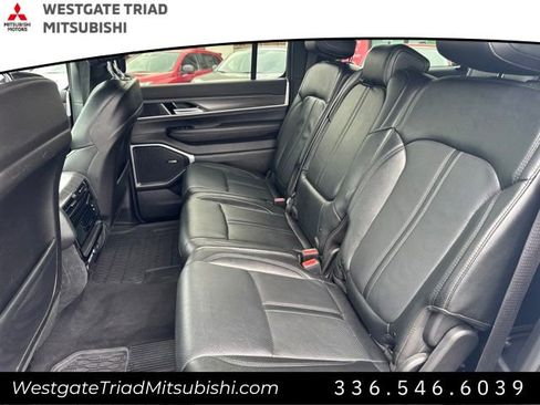 Used 2024 Jeep Wagoneer L Series II w/ Flexible Seating Group AWD/4WD image 21