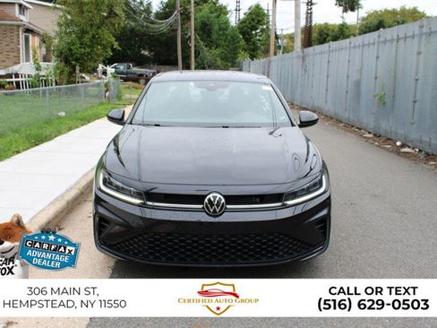Used 2025 Volkswagen Jetta Sport FWD image 2