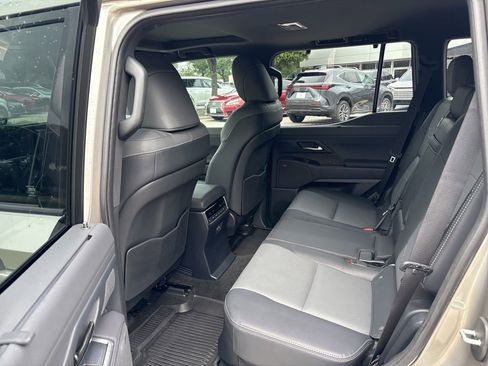 Used 2024 Lexus GX 550 w/ Accessory Package (Z1) AWD/4WD image 22