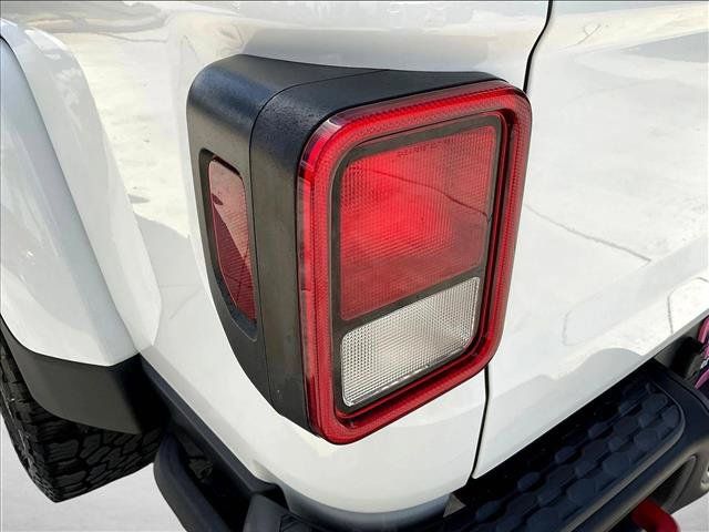 Used 2021 Jeep Gladiator Rubicon w/ Trailer Tow Package AWD/4WD image 29