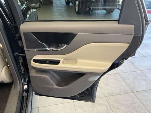 Used 2023 Lincoln Corsair AWD image 15