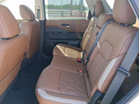 New 2026 Nissan Pathfinder Platinum w/ Cargo Package AWD/4WD image 33
