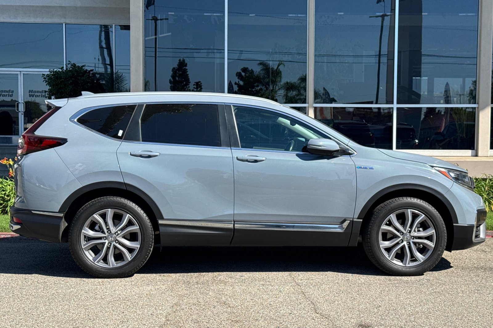 Used 2022 Honda CR-V Touring image 4