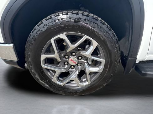 Used 2025 GMC Sierra 1500 SLT w/ SLT Premium Plus Package AWD/4WD image 42