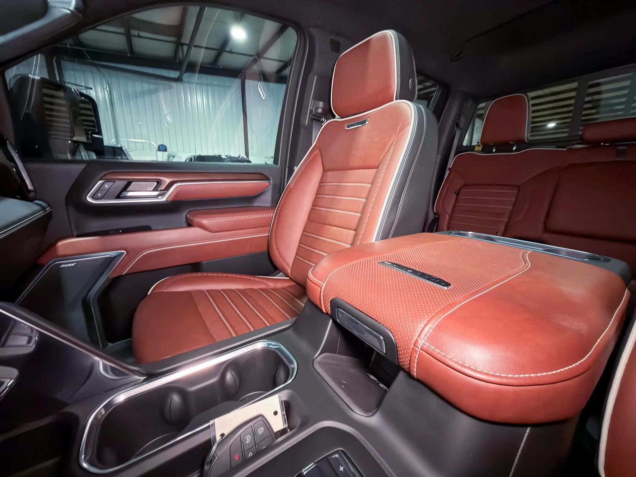 Used 2025 GMC Sierra 3500 Denali Ultimate AWD/4WD image 27