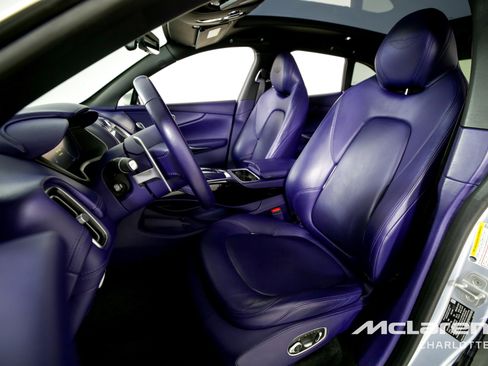 Used 2021 Aston Martin DBX image 11