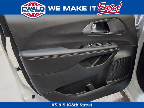 New 2026 Chrysler Voyager LX FWD image 16