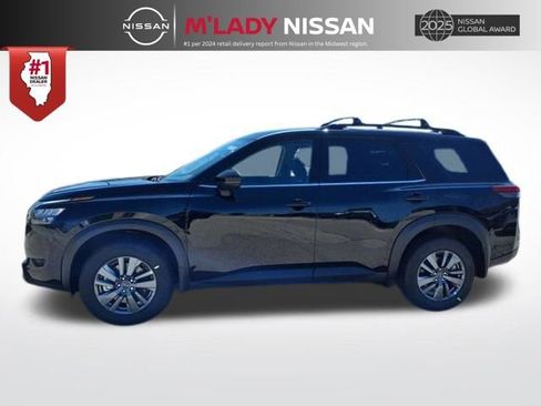 New 2025 Nissan Pathfinder SV image 4