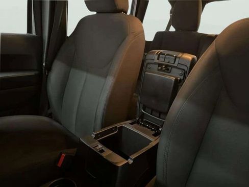 Used 2017 Jeep Wrangler Unlimited Sport w/ Connectivity Group image 31