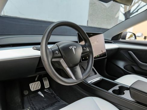 Used 2023 Tesla Model 3 Performance image 21