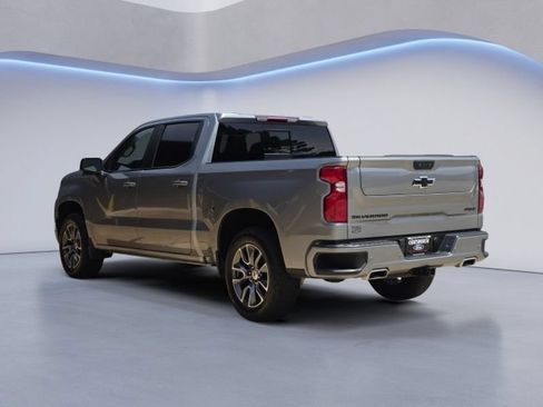 Used 2025 Chevrolet Silverado 1500 RST AWD/4WD image 4
